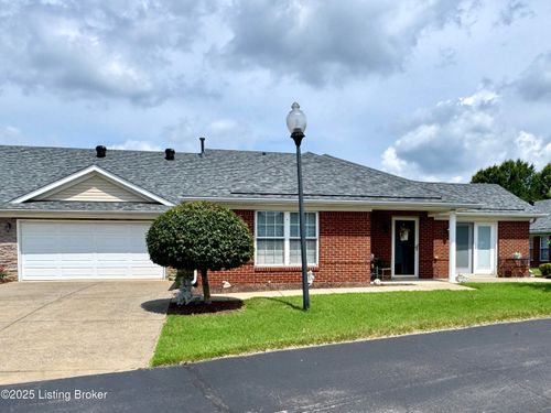 7520 Autumn Pointe Dr, Louisville, KY, 40214-5580 | Card Image