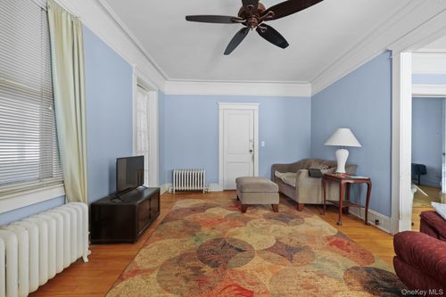 14 Croton Ave, Tarrytown, NY, 10591-3470 | Card Image