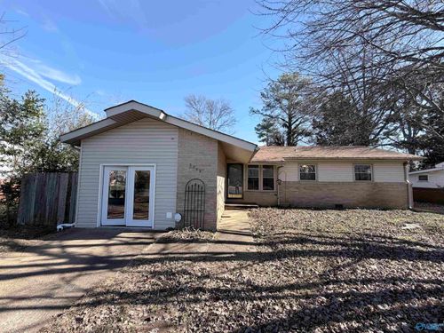 2703 Biscayne St Sw, Huntsville, AL, 35805-4554 | Card Image