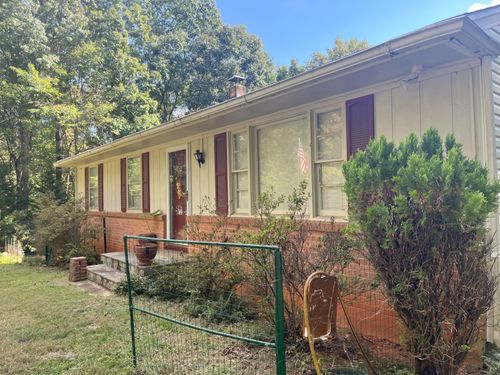 125 Shady Grove Dr, Thaxton, VA, 24174-2902 | Card Image