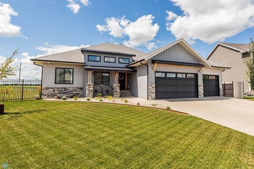 1596 75th Ave S, Fargo, ND, 58104-7369 | Card Image