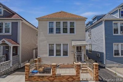 4527 Hill Ave, Bronx, NY, 10466-1025 | Card Image