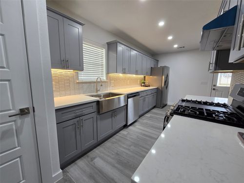 8017 Donegal Ln, North Richland Hills, TX, 76180-5708 | Card Image