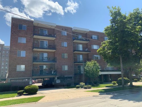 106-205 Miner St, Arlington Heights, IL, 60005-1357 | Card Image