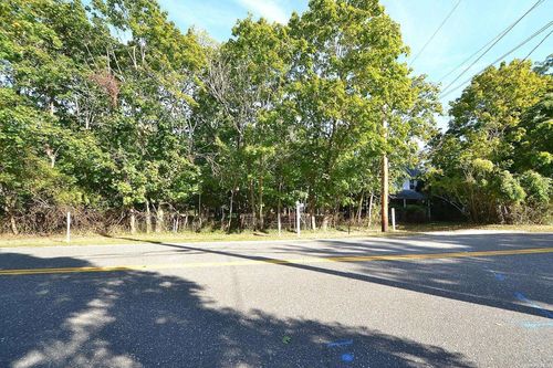 6 River Ave, Eastport, NY, 11941-1204 | Card Image