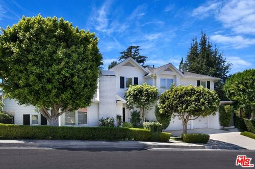 3177 Hutton Dr, Beverly Hills, CA, 90210-1212 | Card Image