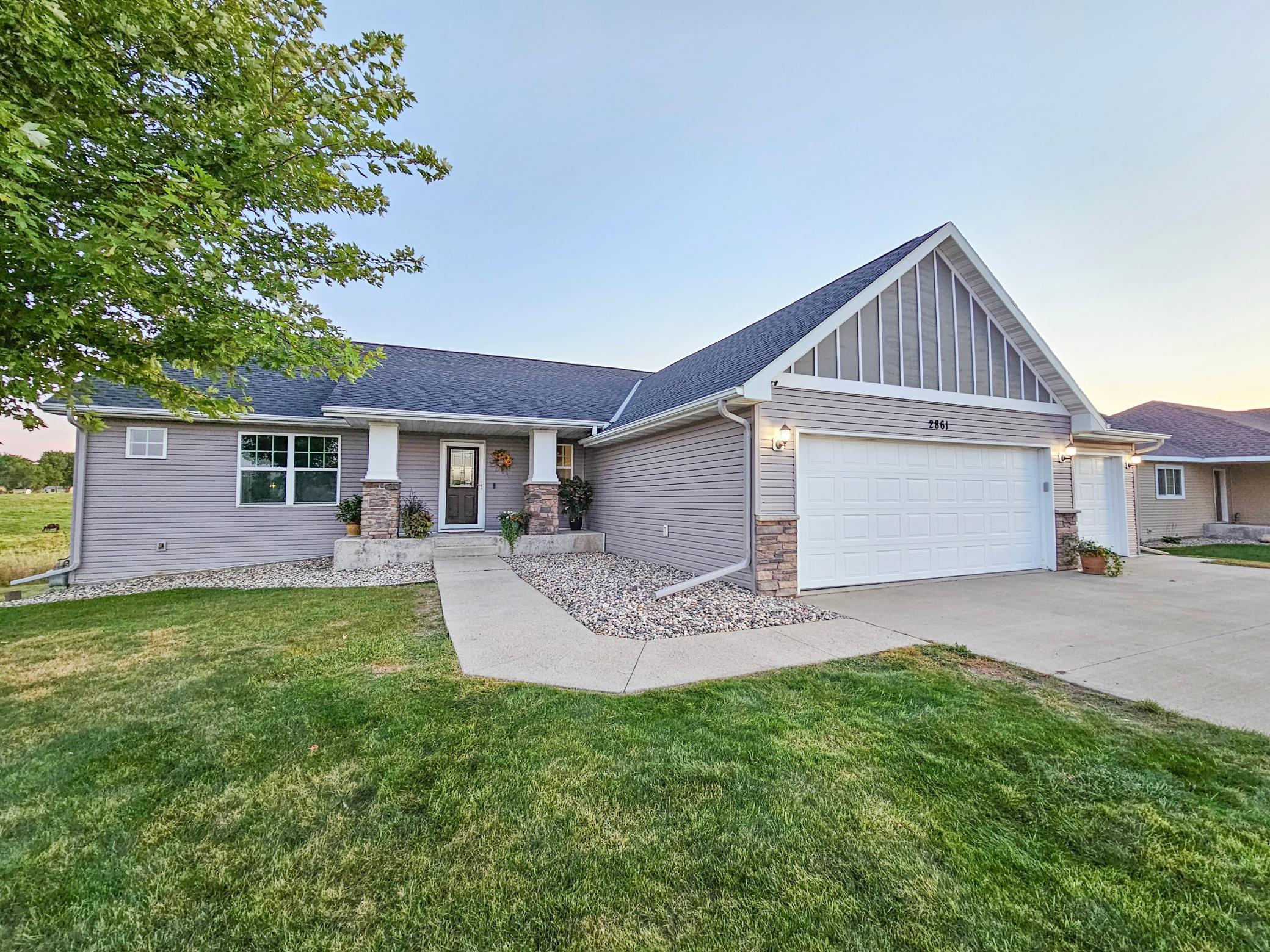 11th Ave, Willmar, MN 56201