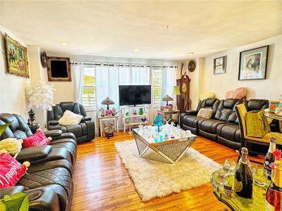 267 Quincy Avenue, House other with 3 bedrooms, 2 bathrooms and null parking in Bronx NY | Image 3