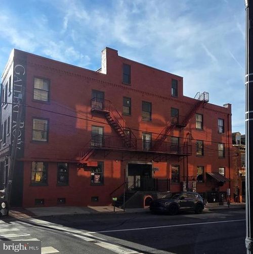 104 W Chestnut St, LANCASTER, PA, 17603-3584 | Card Image