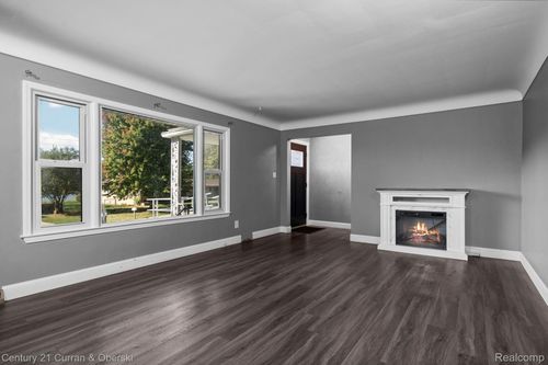 26980 James Ave, Flat Rock, MI, 48134-1153 | Card Image