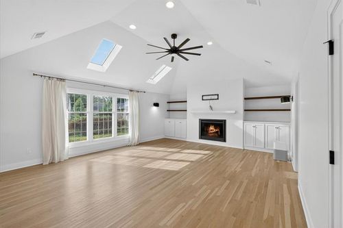 3615 W 83rd Ter, Prairie Village, KS, 66206-1326 | Card Image