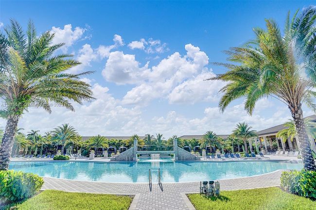 10380 Nw 88 Th Ter, Townhouse with 4 bedrooms, 3 bathrooms and null parking in Doral FL | Image 39