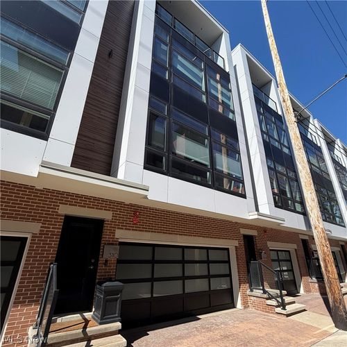 3110 Vine Ct, Cleveland, OH, 44113-2900 | Card Image