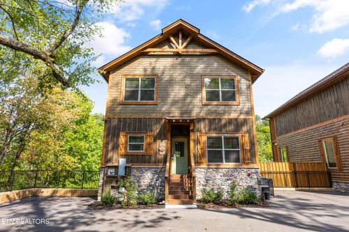 2013 Myrtle Way, Pigeon Forge, TN, 37863 | Card Image