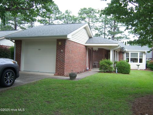 125 Pinehurst Trace Dr, Pinehurst, NC, 28374-8117 | Card Image