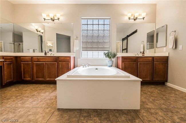 8816 Adobe Grande St, House other with 4 bedrooms, 3 bathrooms and null parking in Las Vegas NV | Image 21