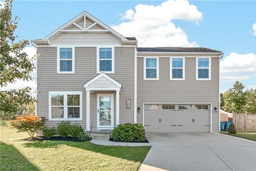 106 Preserve Cir, Amherst, OH, 44001-1079 | Card Image