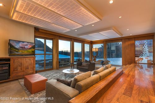 700-700 S Ute Ave, Aspen, CO, 81611-2195 | Card Image