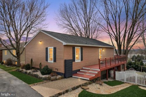 15 Schofield Dr, EAST BERLIN, PA, 17316-9315 | Card Image