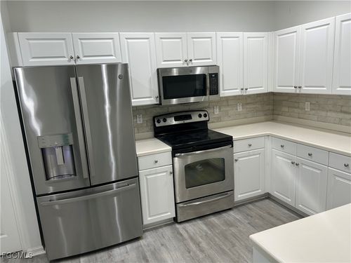 4364 Avian Ave, FORT MYERS, FL, 33916-7834 | Card Image
