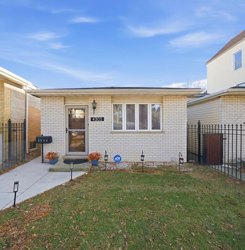 4305 S Wood St, CHICAGO, IL, 60609-3138 | Card Image