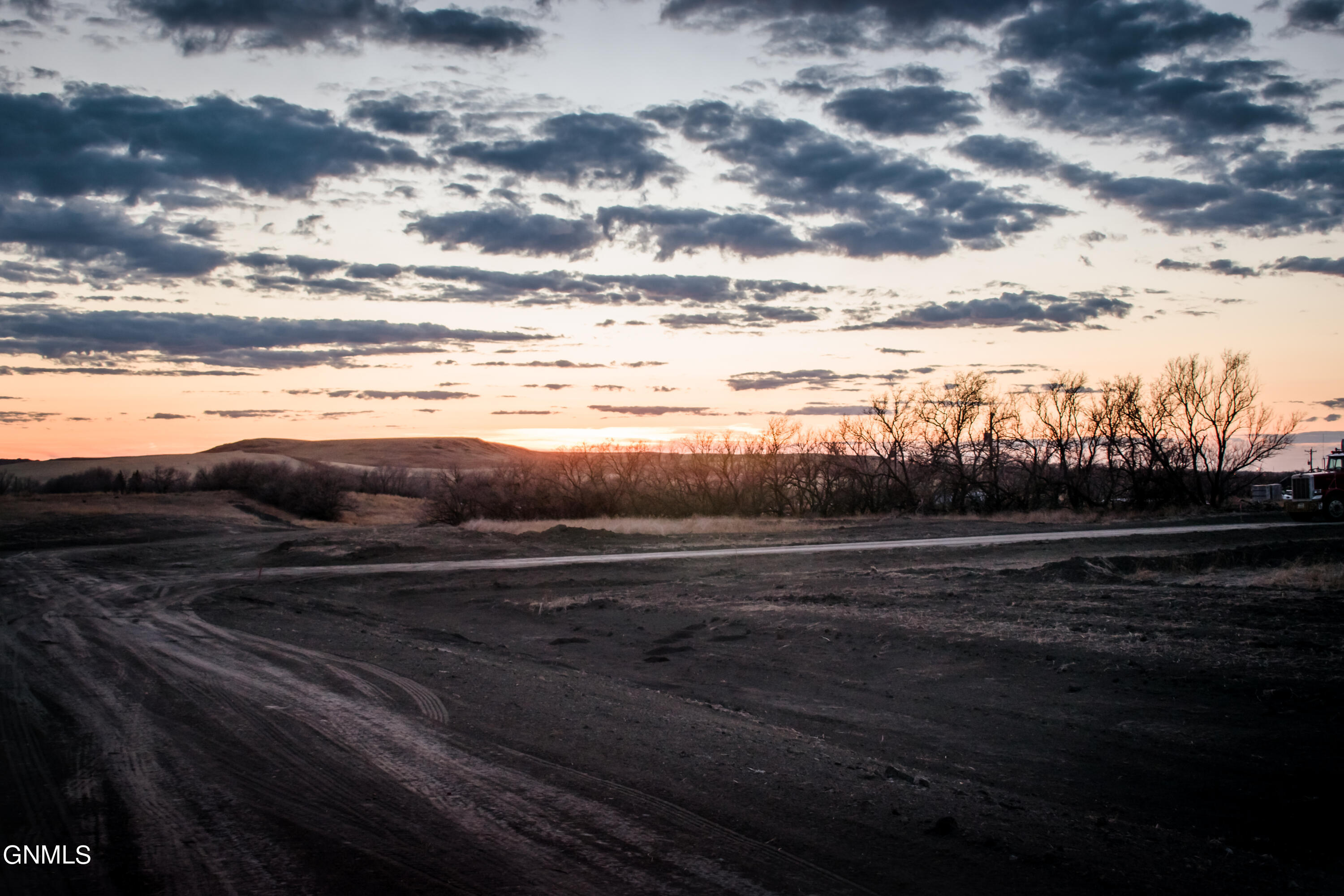 Land in Watford City 3