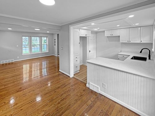 3746 Brewster Street, Dearborn, MI, 48120 | Card Image