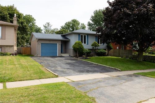 13 Forest Dr, Paris, ON, N3L3L2 | Card Image