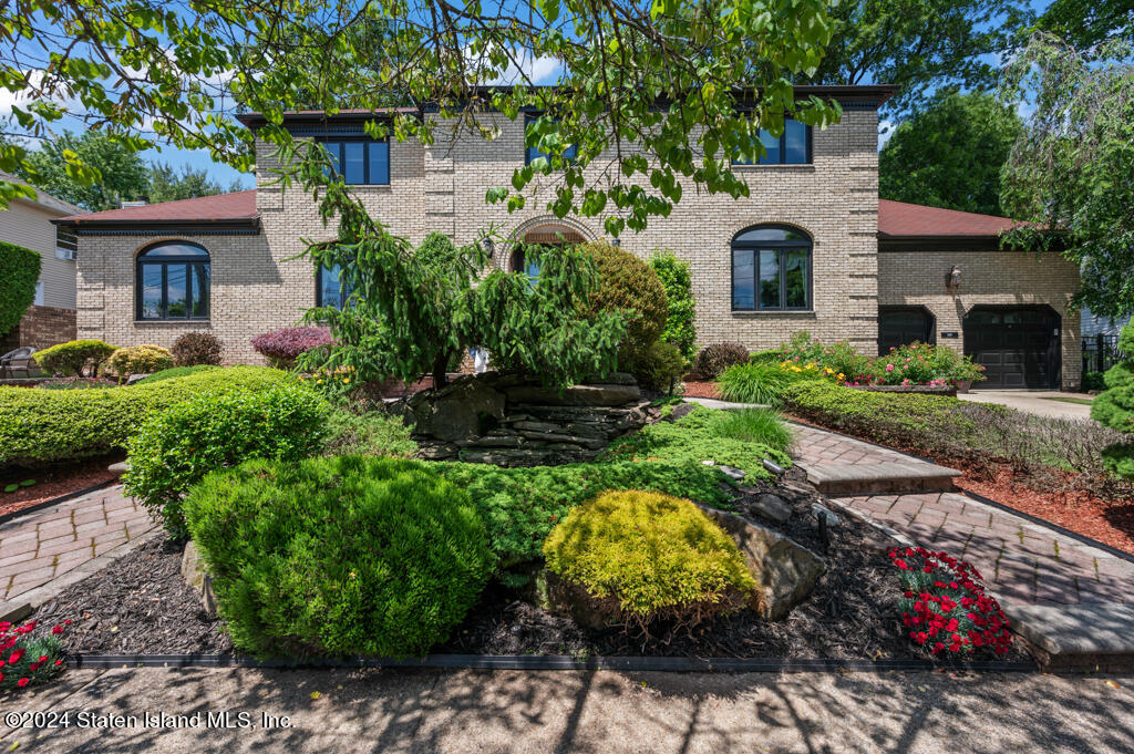 Radigan Ave, Staten Island, NY 10309
