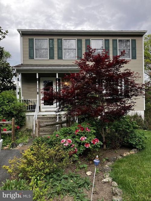 1111 Cummings Ave, Baltimore, MD, 21228-2816 | Card Image