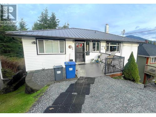 421 4th Ave E, Prince Rupert, BC, V8J1N8 | Card Image