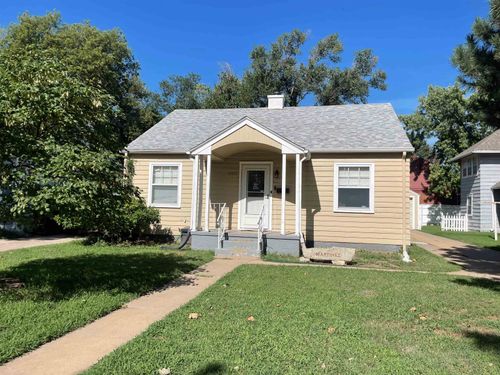 848 S 10th St, Salina, KS, 67401-4858 | Card Image