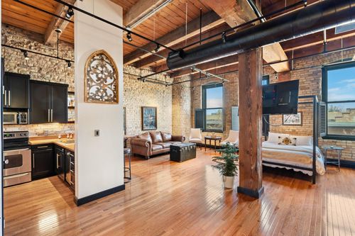 apt-305-400 N 1st St, Minneapolis, MN, 55401-1385 | Card Image