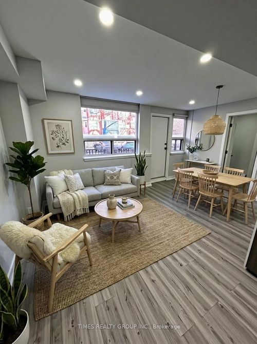 105-15 Walmer Rd, Toronto, ON, M5R2X1 | Card Image