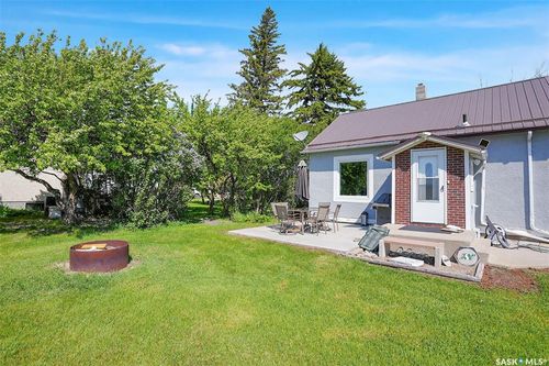 503 Qu'Appelle Ave, Earl Grey, SK, S0G1J0 | Card Image