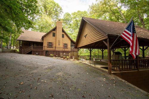 328 Sharp Top Cir, Blairsville, GA, 30512-3462 | Card Image