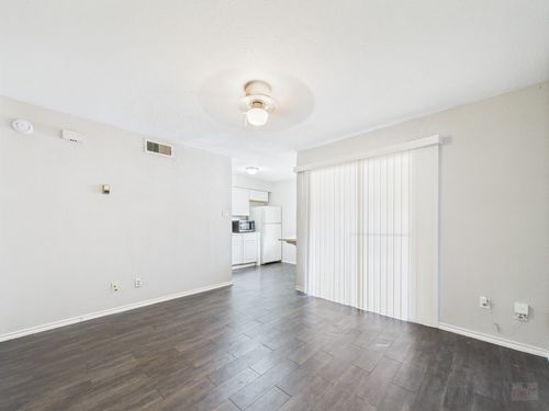 apt-141-1840 Burton Dr, Austin, TX, 78741-4272 | Card Image