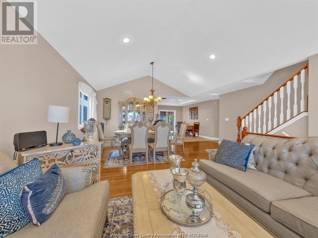 1840 St. Christopher Crt, House other with 4 bedrooms, 3 bathrooms and null parking in Windsor ON | Image 7