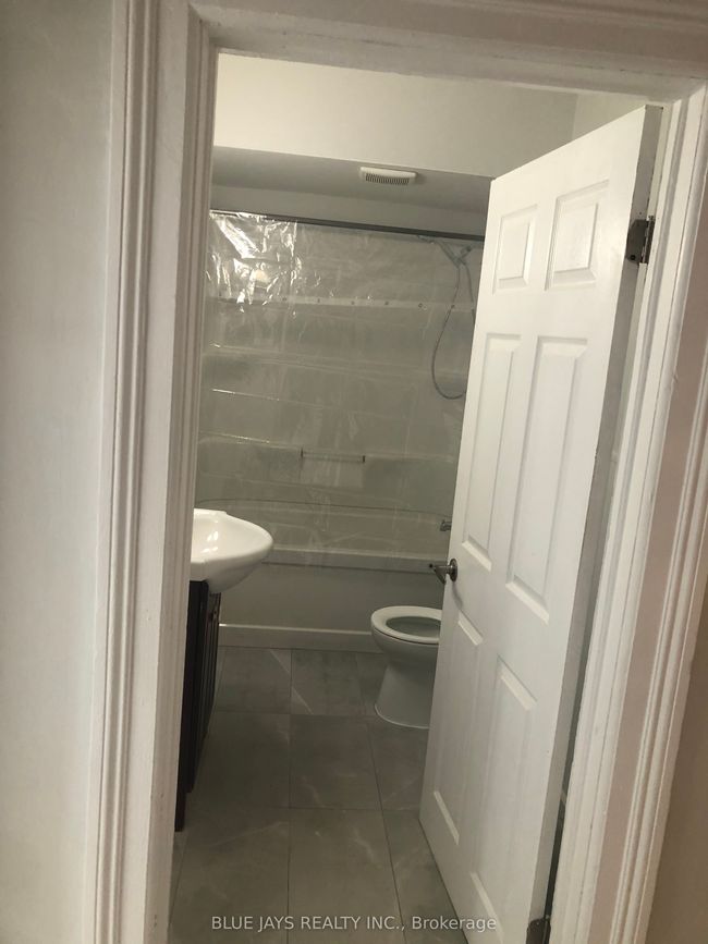 APT-1 - 60 Main St E, Home with 2 bedrooms, 2 bathrooms and 1 parking in Southgate ON | Image 8