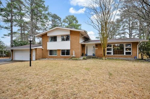 2945 Replica Ln, Portsmouth, VA, 23703-5218 | Card Image