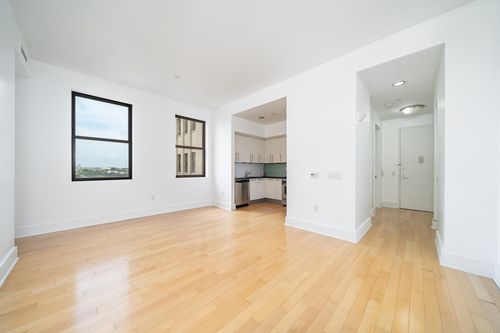 425-4 Beacon Way, Jersey City, NJ, 07304-6122 | Card Image