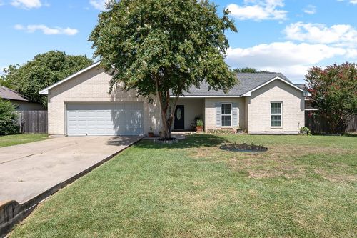 215 Spotted Fawn Dr, Hutto, TX, 78634-5041 | Card Image