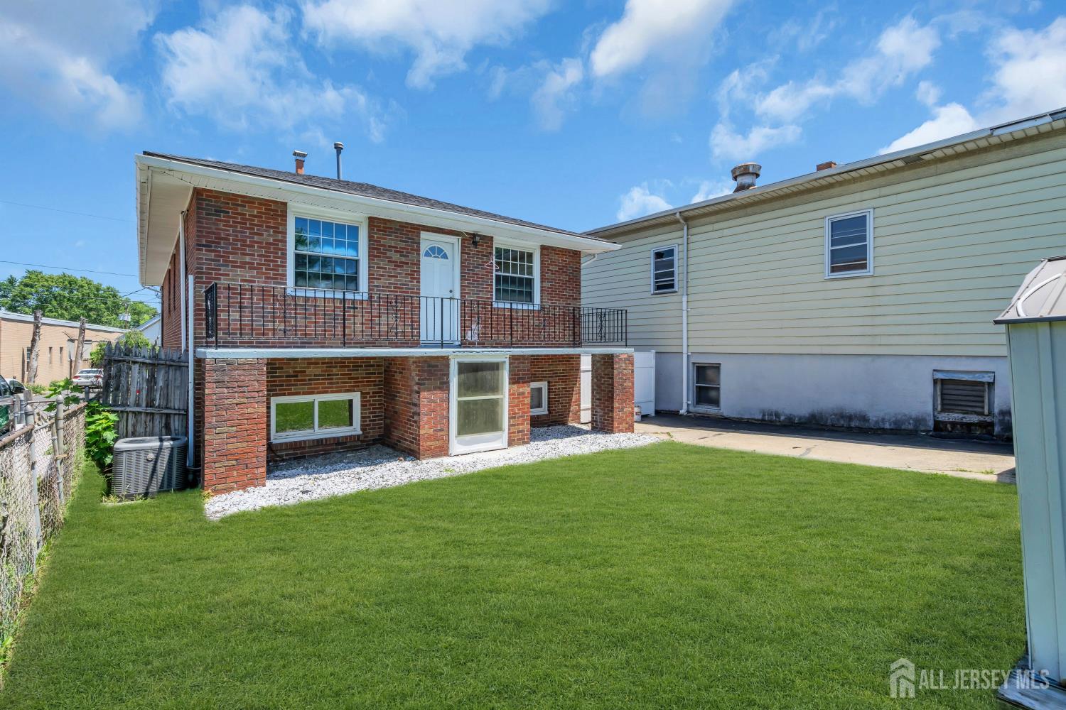 Residential Lease in Woodbridge Proper 5