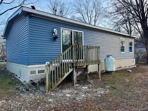 5 Sayer Ln, Middletown, NY, 10940-7465 | Card Image