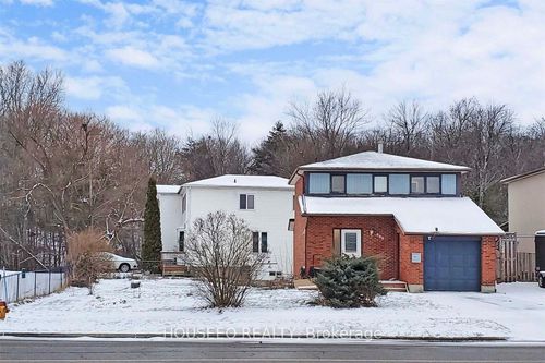 596 Strasburg Rd, Kitchener, ON, N2E1T8 | Card Image