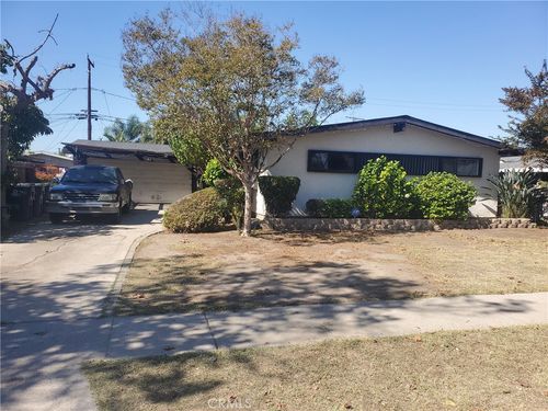 2030 S Spruce St, Santa Ana, CA, 92704-4830 | Card Image