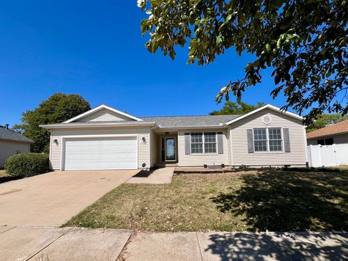 2202 E Delaware Ave, Urbana, IL, 61802-4705 | Card Image