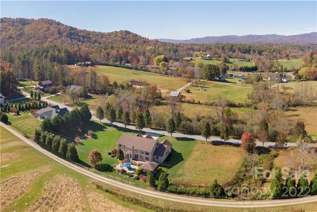 28 Sovereign Ln, House other with 4 bedrooms, 4 bathrooms and null parking in Fairview NC | Image 48