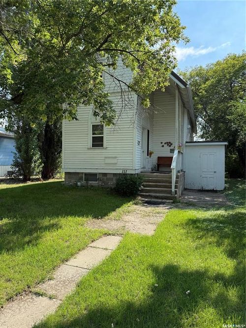 111 1st St E, Carnduff, SK, S0C2H0 | Card Image