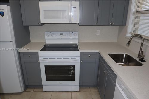 apt-111-8500 Sunrise Lakes Blvd, Sunrise, FL, 33322-1402 | Card Image